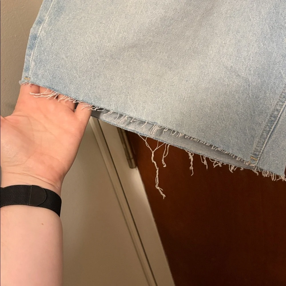 Old Navy Mid-Rise Baggy Cut-Off Jean Bermuda Shorts - Picture 5 of 9